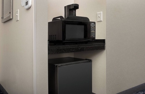 Linthicum Heights Hotel | Fairfield Inn & Suites Baltimore BWI Airport