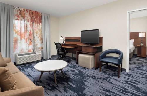 Linthicum Heights Hotel | Fairfield Inn & Suites Baltimore BWI Airport