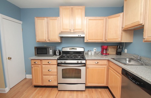 Fairmount House | Fairmount Convenient + Spacious 4Bed/2Bath - Sleeps 9