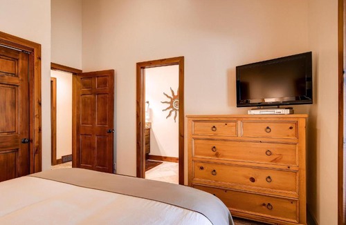 Park Meadows House | Fairway Village 2919 by Park City Lodging