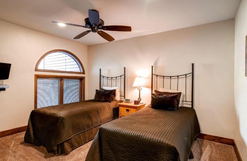 Park Meadows House | Fairway Village 2919 by Park City Lodging