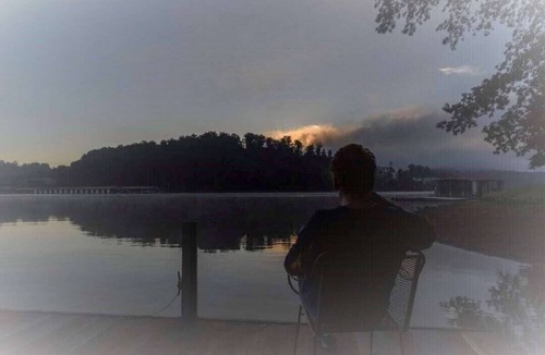 La Follette House | FALL + Booking 2026. GOLF!WiFi,PRIVATE DOCK, Tiki Bar,7+BR,Gradual Slope, Cove