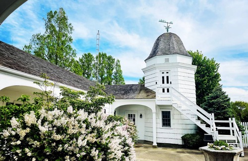 Sandusky House | Families, Private Farm, Event Space, Petting Zoo onsite, Cedar PT sports center