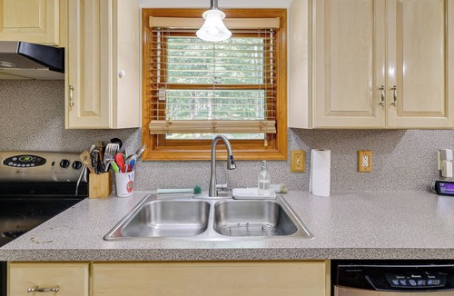 Bushkill House | Family-Friendly Bushkill Home w/ Pool Access!
