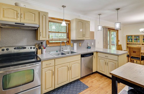 Bushkill House | Family-Friendly Bushkill Home w/ Pool Access!
