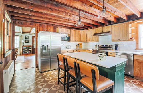 Luray House | Family Friendly Farmhouse on FENCED 16 Acres with Trails