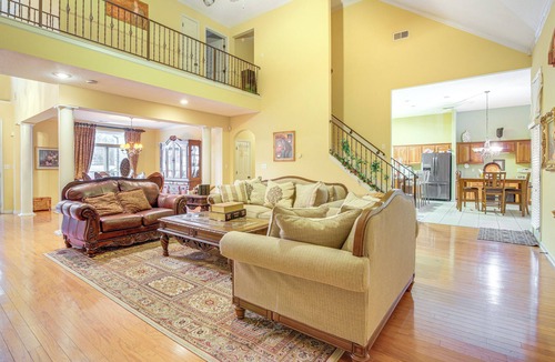 Lakes of Forest Hill House | Family-Friendly Gem w/Home Office in Memphis