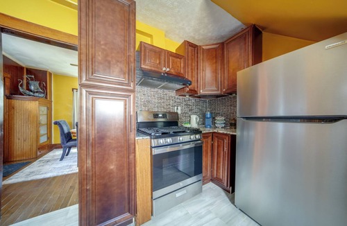 Erie House | Family-Friendly Home: Walk to Lake Erie!