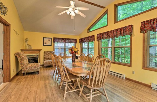 Lake Ariel House | Family-Friendly Lake Ariel Retreat with Pool Access!