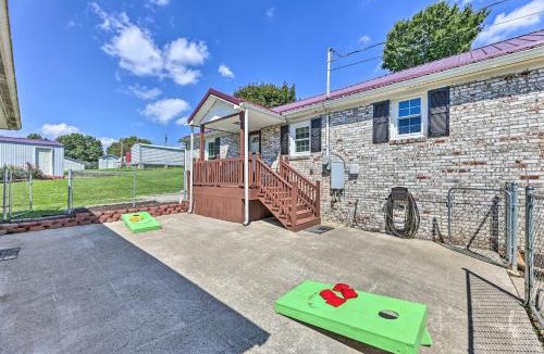 Summerlee House | Family-Friendly Sanctuary BBQ, Patio and Yard