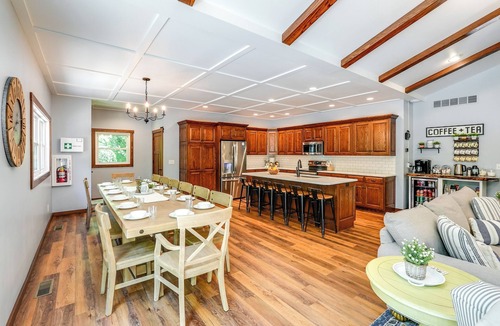 Sandyville Cabin | Family Lakeside Cottage | New SAUNA | 4-6 BR | up to 20