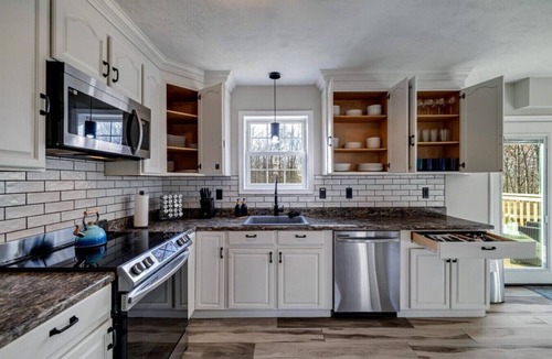 Cresco House | Family Retreat w/Pool & Views!