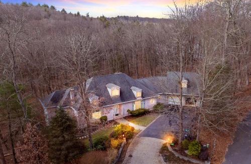 East Stroudsburg House | Fancy Poconos Castle Indoor MEGA 10plus Hot Tub