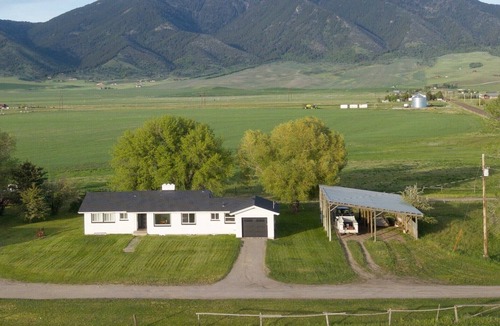 Swan Valley House | Farm House at Chapel Ranch