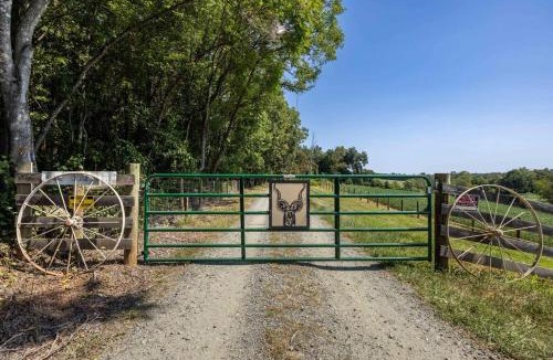 Pratts House | Farm living at it's best!