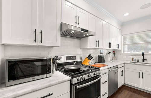 South Baltimore House | Fed Hill Luxury Retreat with Beautiful Views Harbor & Parking