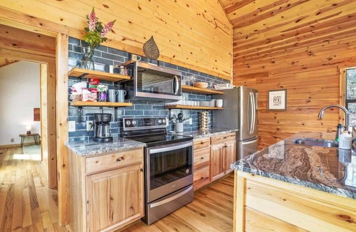 McArthur Cabin | Fern Woods A modern take on Hocking Hills cabins