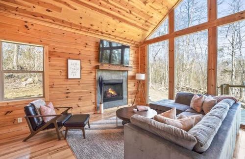 McArthur House | Fern Woods A modern take on Hocking Hills cabins