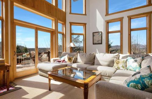 Windham House | Fireplaces, Home Theater, Ski-In Out Windham Lodge