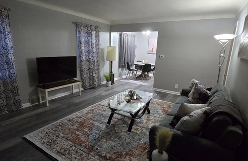 Toledo Apartment | First floor 1Bed/1Bth Pets OK, Close to ProMedica, UT