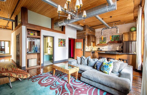 Downtown Nashville Condo | *Flat Loft* Walk to Broadway* Printers Alley Lofts