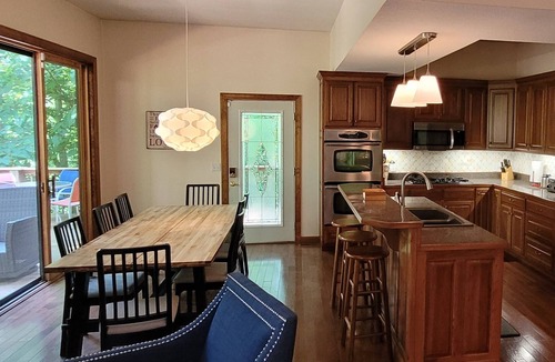 Jacksboro House | Flyers'Landing-Lakefront Home with 6 Bedrooms & Private Dock