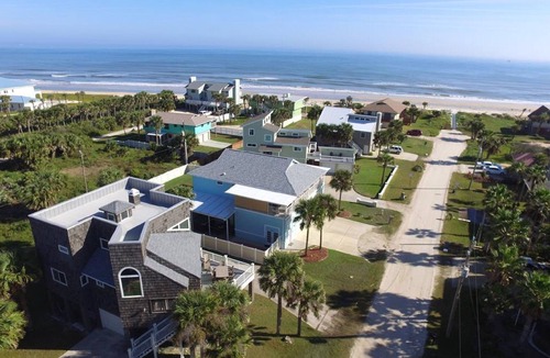 Marineland Acres House | Footsteps to the Beach - Sleeps 8-Quiet Beach in The Hammock