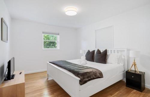 Forest Glen House | Forest Glen Silver Spring Gem - Parking