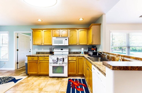 Frankford House | Forest Reach home near beach with pool access & W/D - dog-friendly