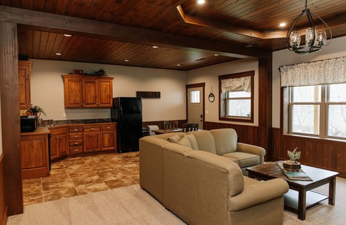 Dundee Cabin | Forest Stream Suite: Luxury Suite in Amish Country, Ohio