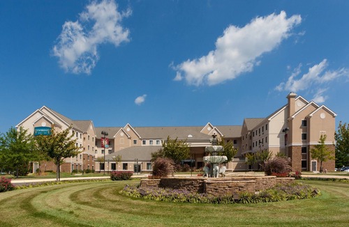 Chantilly Condo | Free Breakfast, Airport Shuttle, Great Location!