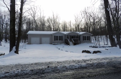 Bushkill House | FREE Horseback riding & Skiing