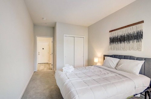 Brewerytown Apartment | Frontdesk | 1 BR Apt by Brewerytown Square