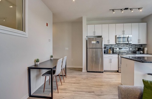 Brewerytown Apartment | Frontdesk | 1 BR Apt near The Oval