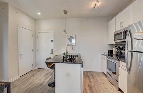 Brewerytown Apartment | Frontdesk | 1 BR Apt by Glendinning Rock Garden
