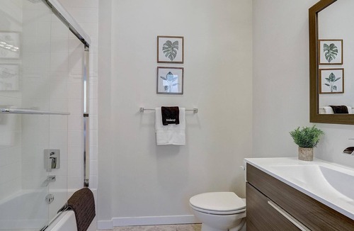 Brewerytown Apartment | Frontdesk | 2 BR Apt near Discovery Center
