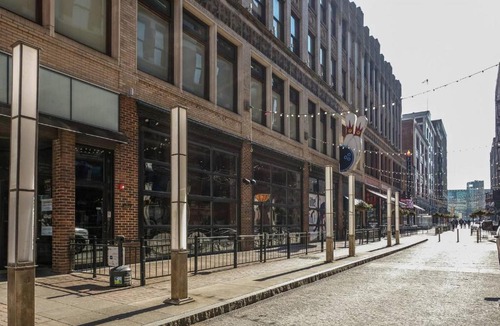Gateway District Apartment | FRONTDESK 2015 East 4th Street Apts Downtown Cleveland