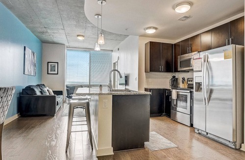 Charlotte Center City Apartment | Frontdesk | Classy 1bd High-Rise in Uptown