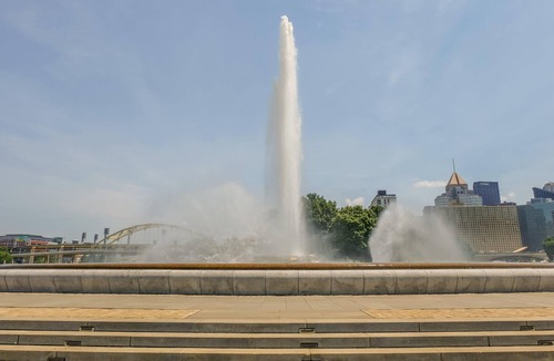 Cultural District Apartment | Frontdesk | Studio Apt near National Aviary