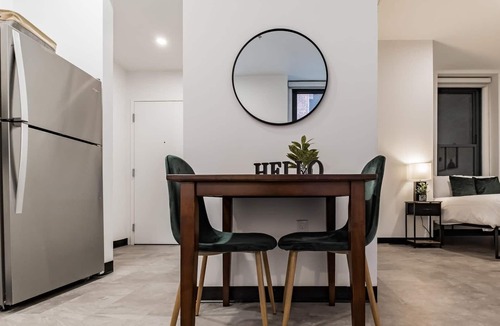 Cultural District Apartment | Frontdesk | Studio Apt close to Andy Warhol Museum