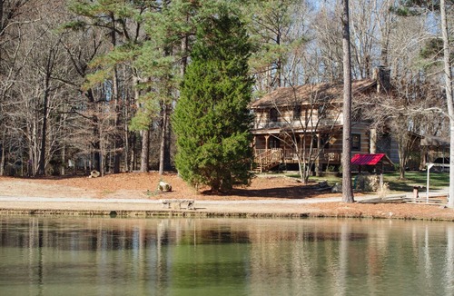 Apex Cabin | Fully furnished log cabin, family and pet friendly.
