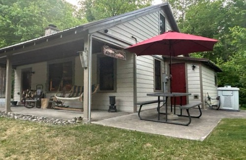 Warriors Mark Cabin | Fully remodeled Private Cabin on 60 acres with pond and stream