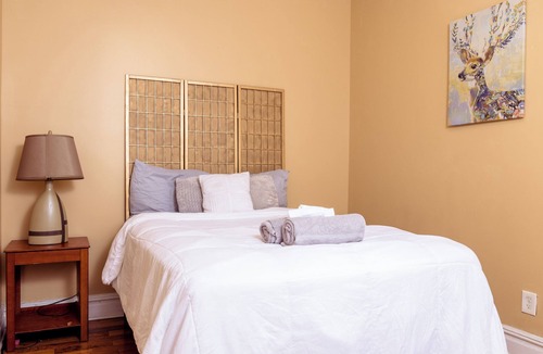 Weequahic House | Garden State getaway nThis 3 Bedroom apartment is a home away from home.
