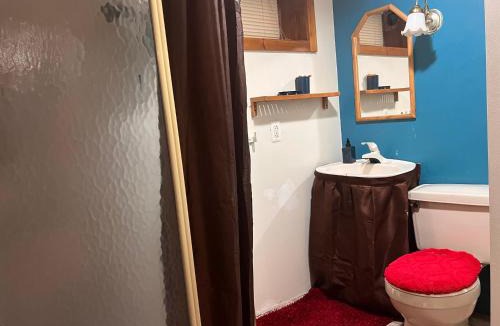 Belleville Apartment | Garden Suite 30 Mins to NYC, Mins to EWR, Prudential Center, NJPACK