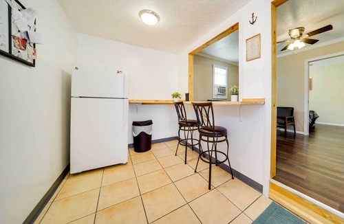 Geneva-on-the-Lake Cottage | Geneva Cottage w/Patio - Walk to Park, Lake Erie!