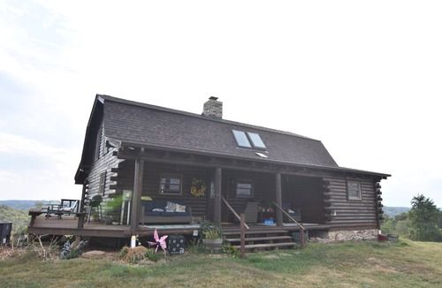Taylorstown Cabin | Get Away Cabin in Claysville ~ Covered deck~ Watch the Sunrise & Sunset~
