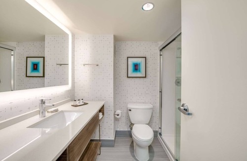 Downtown Columbus Hotel | Get Ready for Blissful Getaway! 4 Posh Units, Pet-Friendly