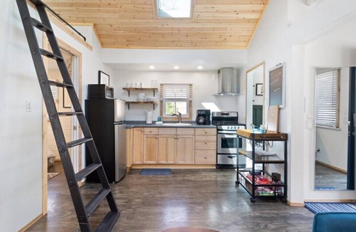 Dingmans Ferry House | Getaway in the Poconos | 90 mins from NYC