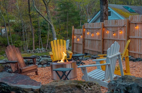 Dingmans Ferry House | Getaway in the Poconos | 90 mins from NYC