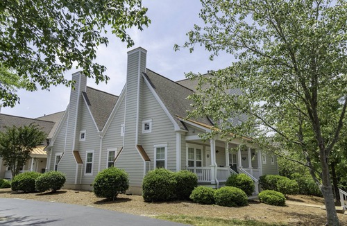 Lackey House | Getaway Savings! 1 BR King Cottage at King's Creek by Spinnaker